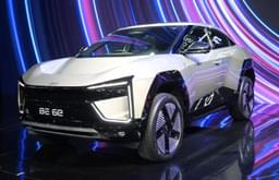 Mahindra Be 6e Front Right Three Quarter